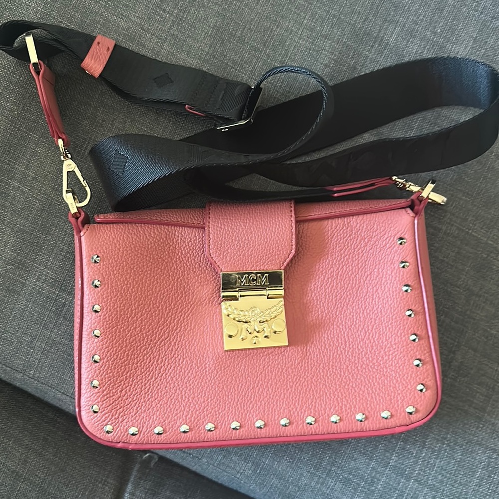 XS Park Avenue Kasion Stud Leather Crossbody bag